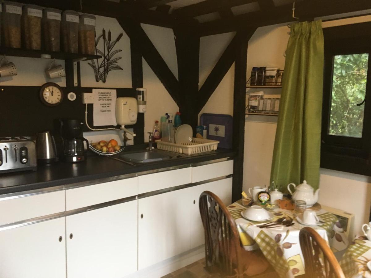 Otters Bed & Breakfast 3*